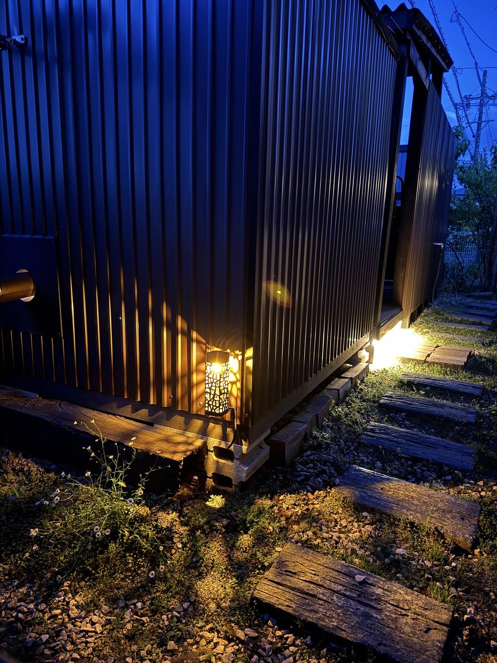 便利屋しもっぱらが設置したフットライトの施工例2