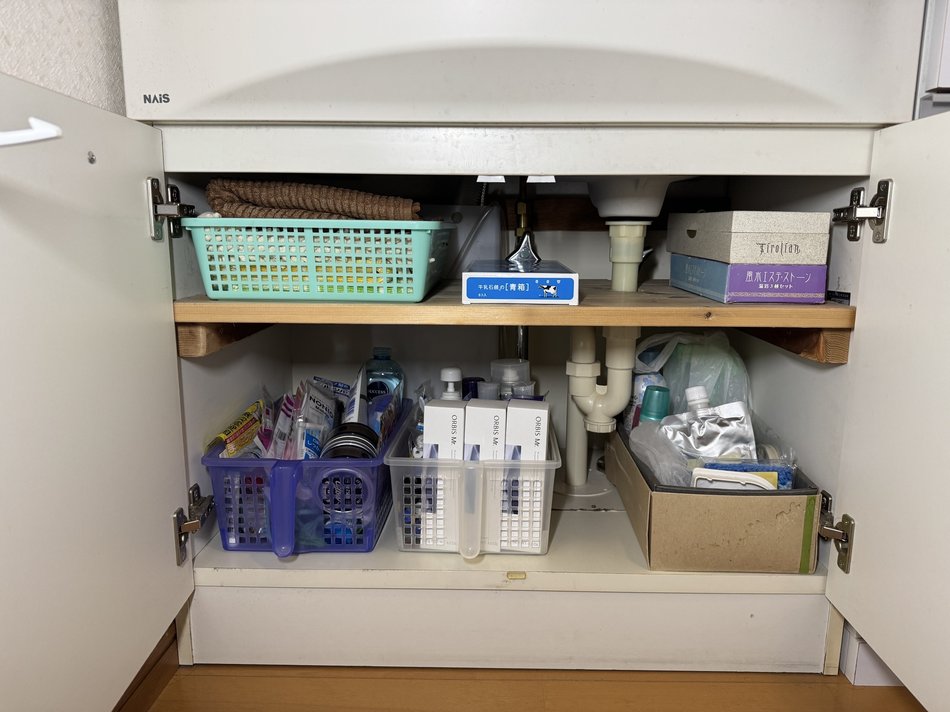 便利屋しもっぱらが制作した洗面台下オーダーメイド棚の施工例2