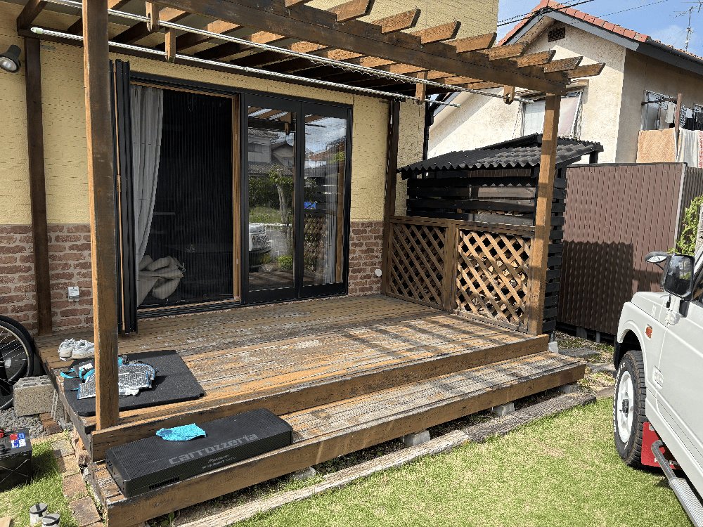 便利屋しもっぱらが設置したウッドデッキの施工例